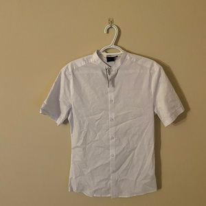 Short sleeve button down